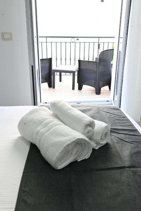 Solymar B&B Naples Extérieur photo